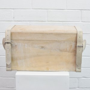 wooden wishing well box