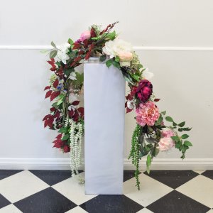 floral garland pink cream