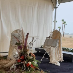 Toi-toi-twig-arrangment